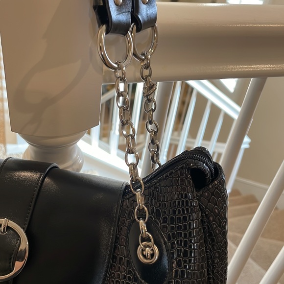 CHARLIE LAPSON BLACK HANDBAG/ SHOULDER BAG WITH SILVER TONE HARDWARE - Picture 8 of 16